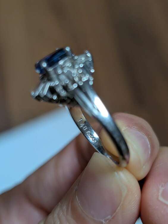 サファイア指輪（金・貴金属）の商品画像 - 査定依頼日：2025年1月27日 - 最高査定価格：80,000円