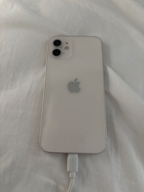 iPhone iPhone 12 64GB au（スマホ）の商品画像 - 査定依頼日：2026年6月4日 - 最高査定価格：19,500円