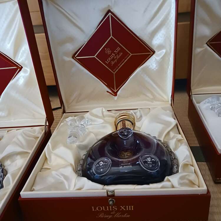 LOUIS　XIII（お酒）の商品画像 - 査定依頼日：2025年3月31日 - 最高査定価格：400,000円
