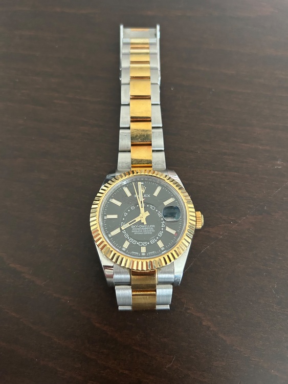 ロレックス スカイドゥエラー 32693（高級時計）の商品画像 - 査定依頼日：2025年11月25日 - 最高査定価格：2,750,000円