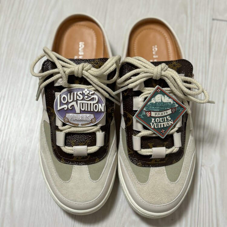 ルースライン スニーカー （ブランド財布・小物）の商品画像 - 査定依頼日：2026年3月27日 - 最高査定価格：28,000円