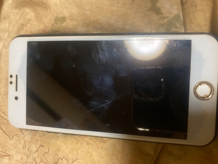 iPhone8（スマホ）の商品画像 - 査定依頼日：2026年3月8日 - 最高査定価格：2,000円