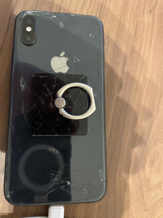 iPhoneXS 64GB Softbank（スマホ）の商品画像 - 査定依頼日：2026年2月22日 - 最高査定価格：11,000円