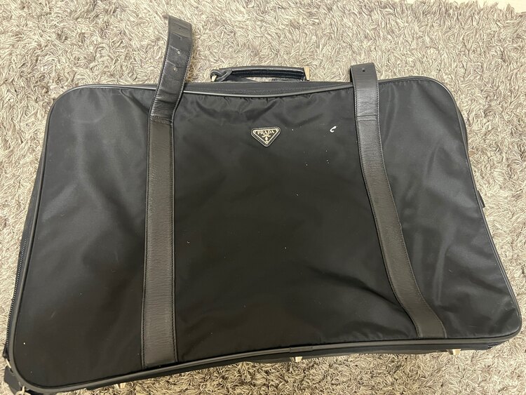 プラダ  （ブランドバッグ）の商品画像 - 査定依頼日：2025年5月23日 - 最高査定価格：7,200円