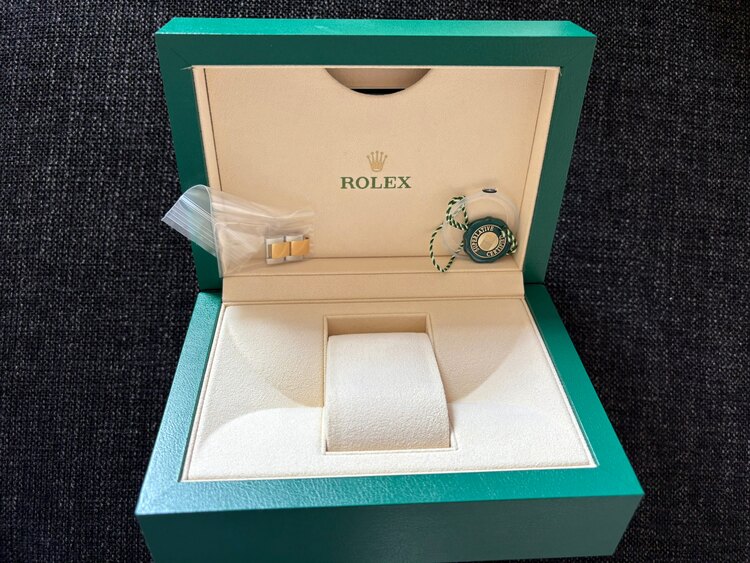 ロレックス デイトナ 11650（高級時計）の商品画像 - 査定依頼日：2025年3月11日 - 最高査定価格：3,050,000円