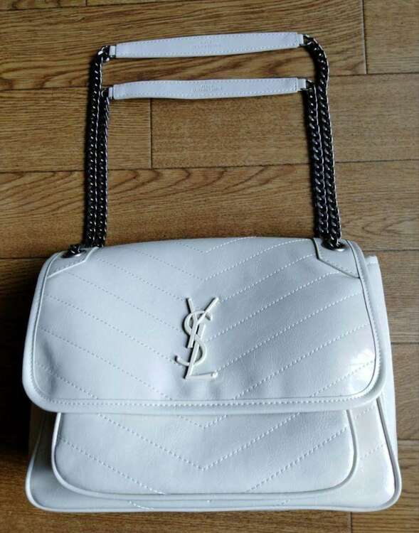 イブサンローラン  （ブランドバッグ）の商品画像 - 査定依頼日：2025年2月15日 - 最高査定価格：180,000円