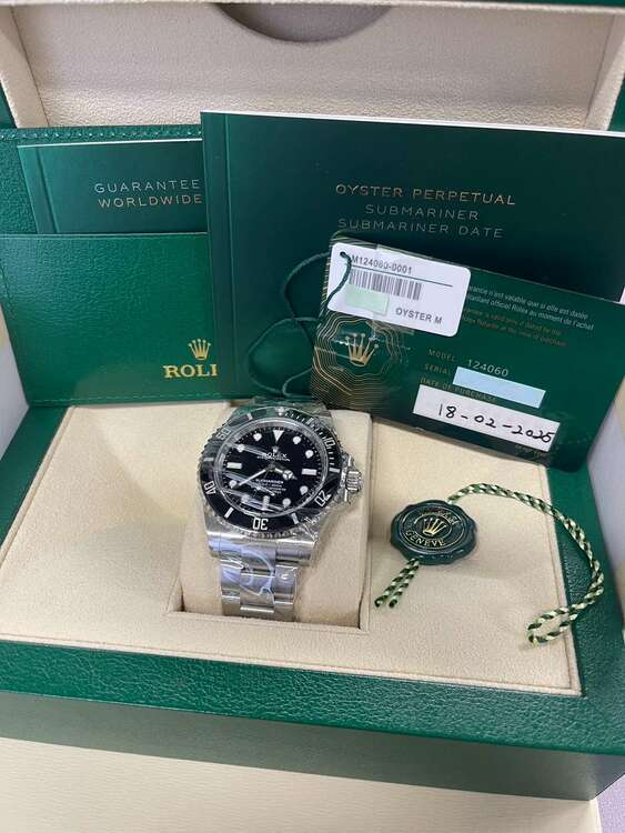 ロレックス サブマリーナー 124060（高級時計）の商品画像 - 査定依頼日：2025年3月3日 - 最高査定価格：1,800,000円