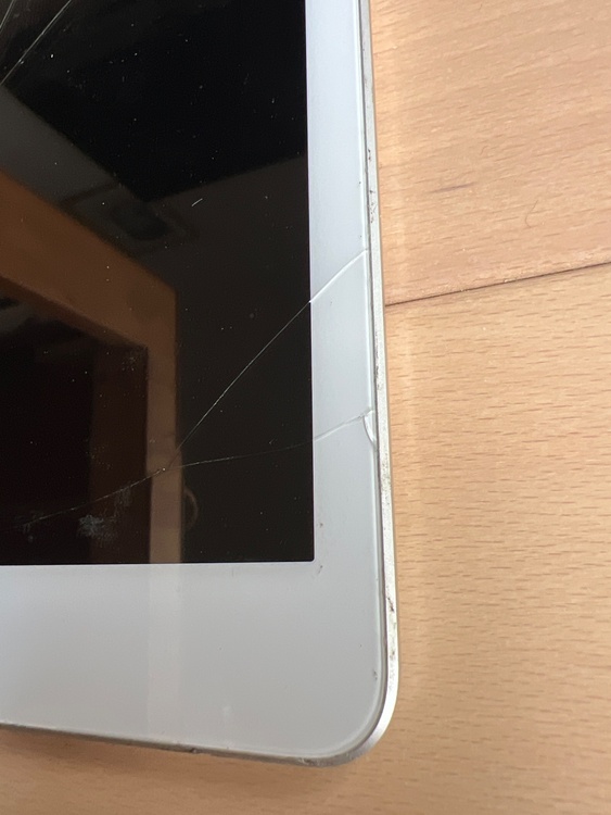 iPad第8世代（PC・タブレット）の商品画像 - 査定依頼日：2026年4月4日 - 最高査定価格：3,000円