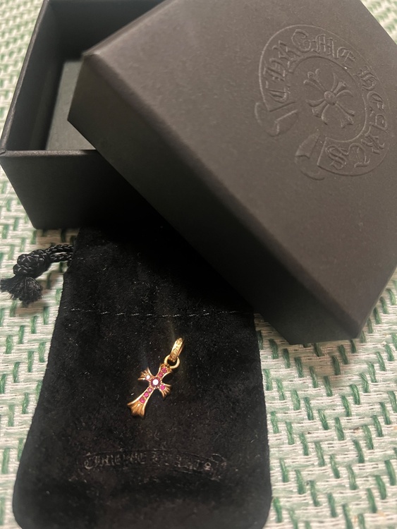 クロムハーツ 22K CRS BBYFAT P RUBY ベイビーファット  P（金・貴金属）の商品画像 - 査定依頼日：2026年7月7日 - 最高査定価格：670,000円