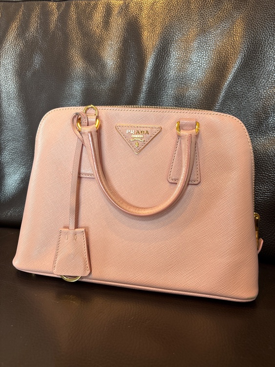 プラダ  （ブランドバッグ）の商品画像 - 査定依頼日：2026年3月16日 - 最高査定価格：85,000円