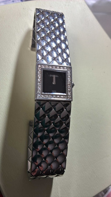 マトラッセ　 ベゼルダイヤモンド（高級時計）の商品画像 - 査定依頼日：2025年6月18日 - 最高査定価格：155,000円