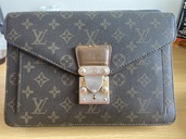 クラッチバック（ブランドバッグ）の商品画像 - 査定依頼日：2020年9月10日 - 最高査定価格：15,000円