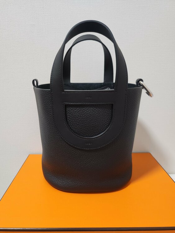 インザループ　黒×シルバー金具　G刻印（ブランドバッグ）の商品画像 - 査定依頼日：2026年7月12日 - 最高査定価格：800,000円