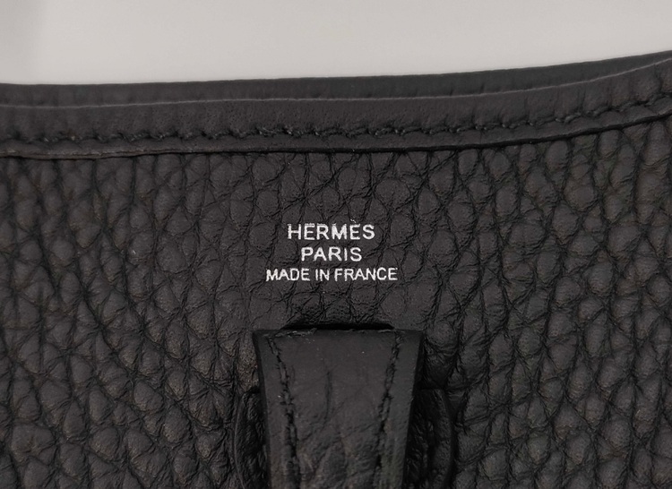 エブリンTPM ブラック トリヨンクレマンス シルバー金具 W刻印 ハンドバッグ（ブランドバッグ）の商品画像 - 査定依頼日：2025年6月22日 - 最高査定価格：350,000円