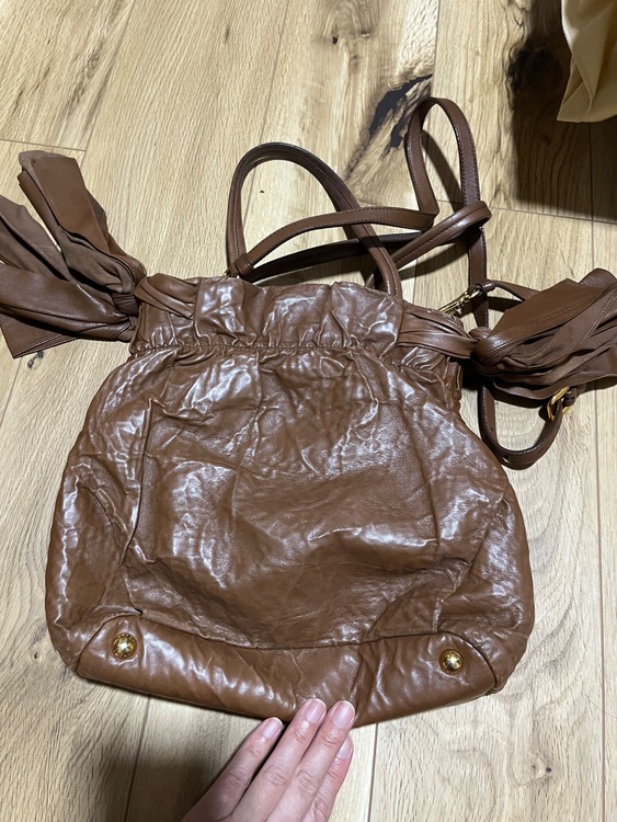 プラダショルダーバッグ（ブランドバッグ）の商品画像 - 査定依頼日：2025年9月30日 - 最高査定価格：25,000円