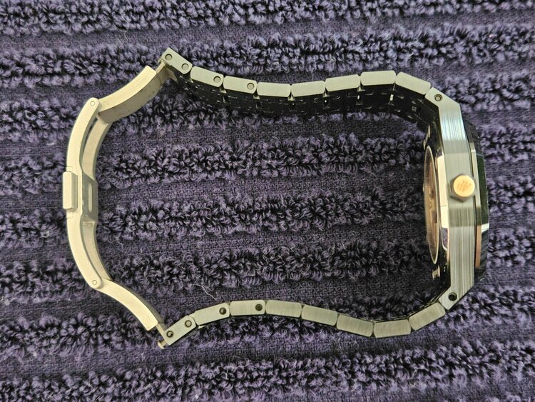 オーデマピゲ ロイヤルオーク （高級時計）の商品画像 - 査定依頼日：2025年12月22日 - 最高査定価格：9,000,000円