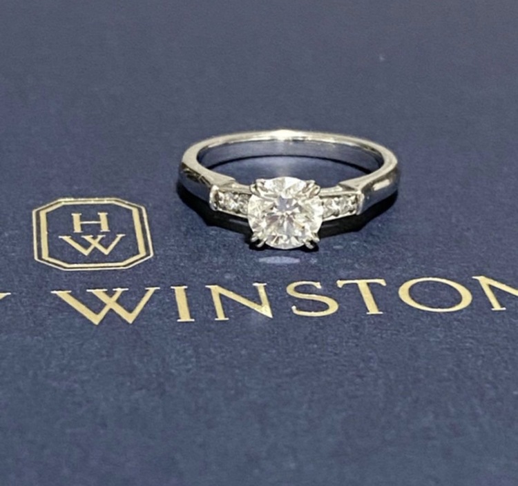 ハリーウィンストン　トリストリング（宝石）の商品画像 - 査定依頼日：2026年2月17日 - 最高査定価格：400,000円