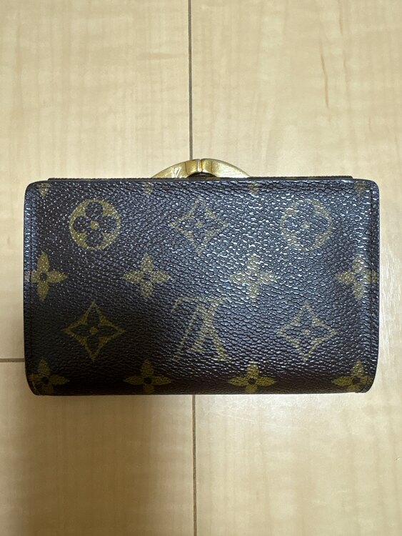 ヴィエノワ （ブランド財布・小物）の商品画像 - 査定依頼日：2025年5月5日 - 最高査定価格：12,000円