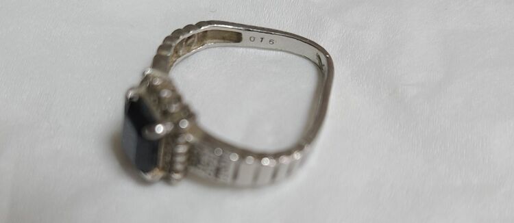 デザインリング（宝石）の商品画像 - 査定依頼日：2025年9月30日 - 最高査定価格：100,000円