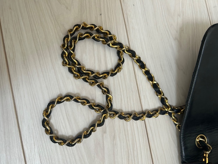 フルフラップ23cm（ブランドバッグ）の商品画像 - 査定依頼日：2026年2月1日 - 最高査定価格：100,000円