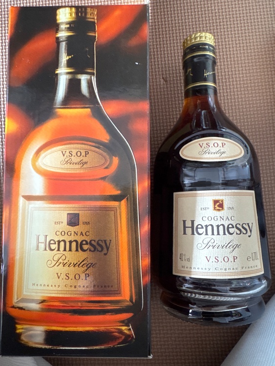 ブランデー ヘネシー （お酒）の商品画像 - 査定依頼日：2026年2月22日 - 最高査定価格：4,500円
