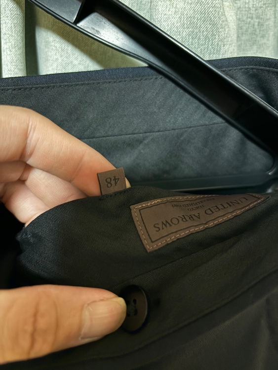 スーツ（古着・ファッション）の商品画像 - 査定依頼日：2025年10月7日 - 最高査定価格：100,000円