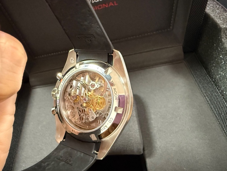 オメガ スピードマスター （高級時計）の商品画像 - 査定依頼日：2025年10月1日 - 最高査定価格：1,100,000円