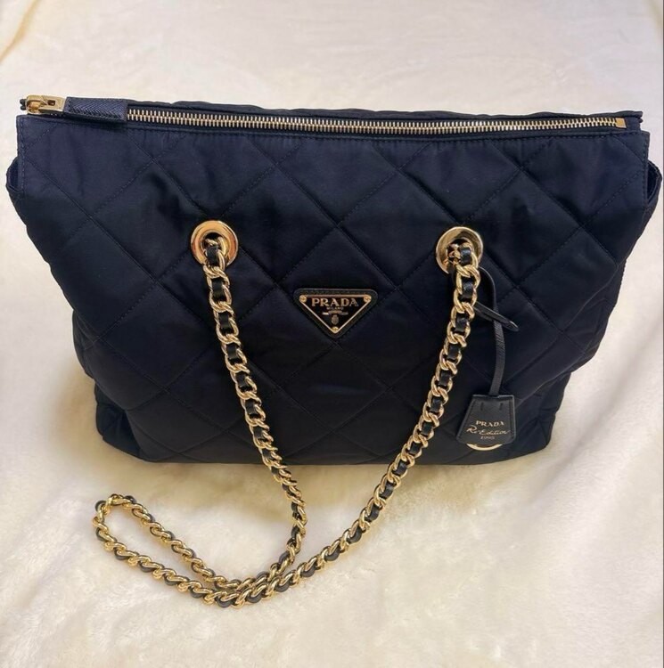 プラダ Re-Edition 1995 チェーンRe-Nylon ラージバッグ（ブランドバッグ）の商品画像 - 査定依頼日：2025年1月24日 - 最高査定価格：150,000円
