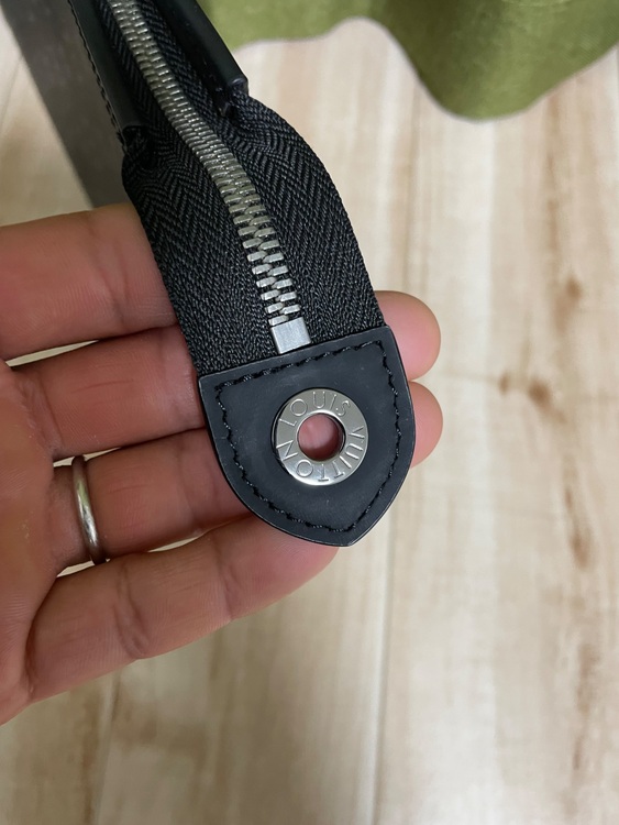 ポシェット・ヴォワヤージュ モノグラム・エクリプス（ブランドバッグ）の商品画像 - 査定依頼日：2025年8月14日 - 最高査定価格：55,000円