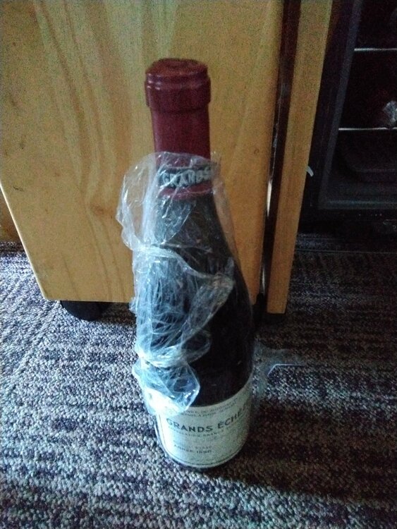 ワイン グラン・エシェゾー （お酒）の商品画像 - 査定依頼日：2026年3月19日 - 最高査定価格：320,000円