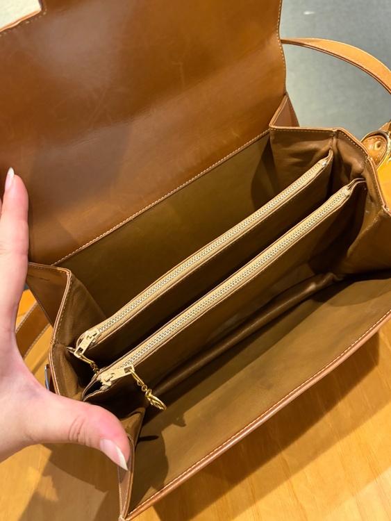 CELINEビンテージ ロゴホース キャリッジショルダー（ブランドバッグ）の商品画像 - 査定依頼日：2026年7月22日 - 最高査定価格：50,000円