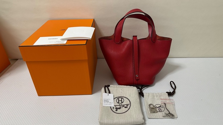 ピコタンロック18（ブランドバッグ）の商品画像 - 査定依頼日：2025年10月5日 - 最高査定価格：370,000円