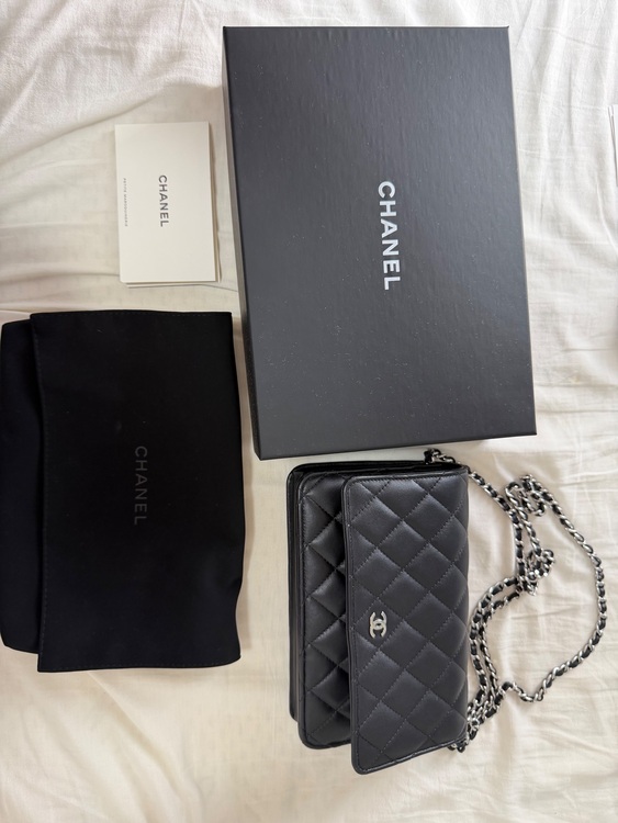 クラシックチェーンウォレット（ブランドバッグ）の商品画像 - 査定依頼日：2025年9月22日 - 最高査定価格：370,000円