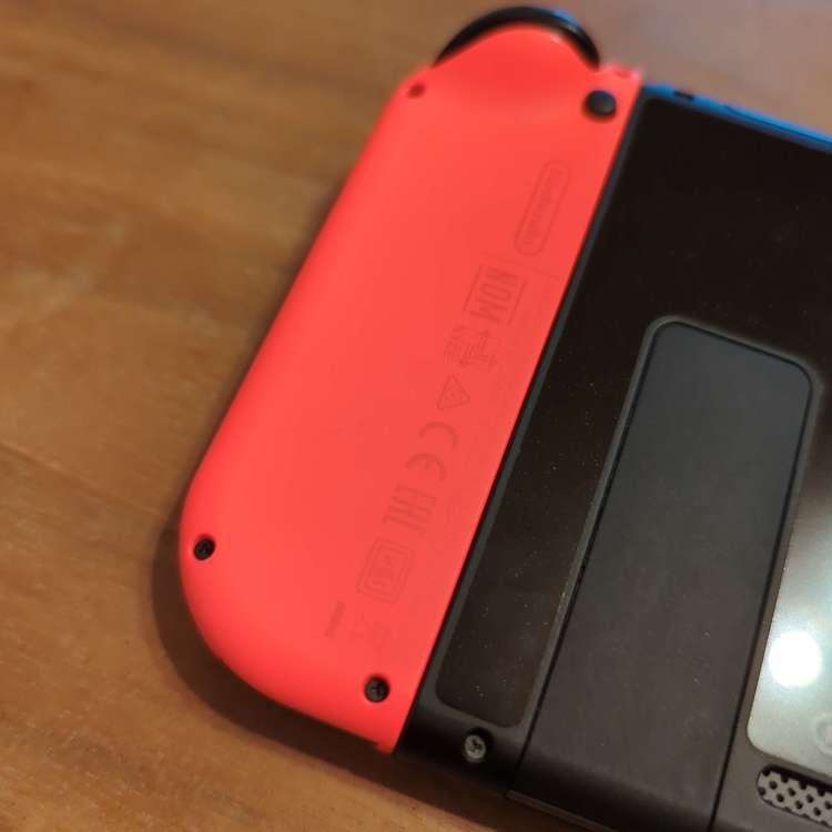 Nintendo Switch ネオンブルー/ネオンレッド（ゲーム機本体・ゲームソフト）の商品画像 - 査定依頼日：2023年3月12日 - 最高査定価格：18,000円