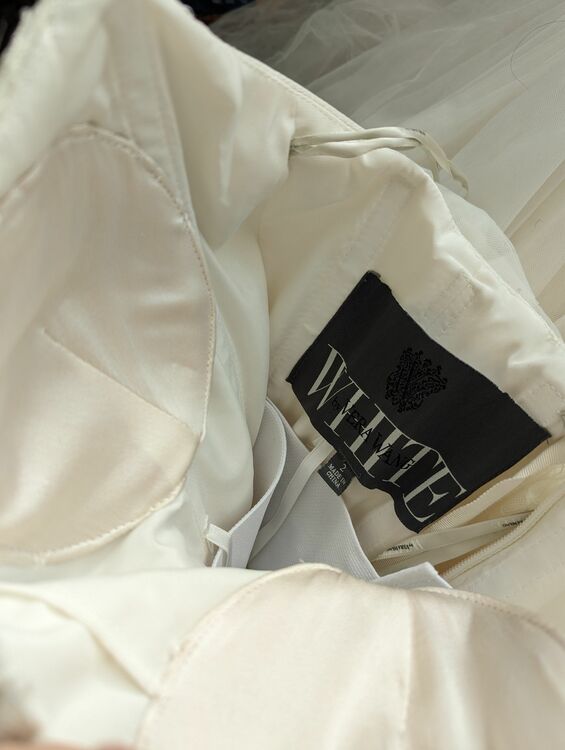 ウェディングドレス　white by vera wang（古着・ファッション）の商品画像 - 査定依頼日：2025年9月2日 - 最高査定価格：500円
