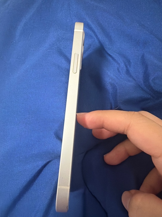 iPhone iPhone 12 64GB SIMフリー（スマホ）の商品画像 - 査定依頼日：2026年8月18日 - 最高査定価格：18,000円