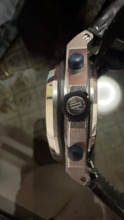 ザ・クラシックツアーリミットエディション（高級時計）の商品画像 - 査定依頼日：2024年12月20日 - 最高査定価格：3,400,000円