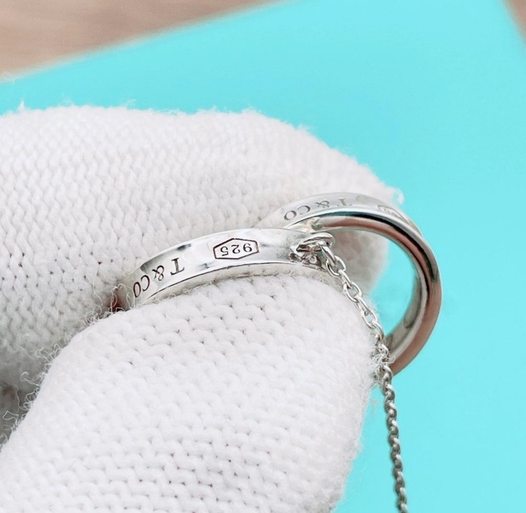 Tiffany インターロッキング ネックレス 4.5g（古着・ファッション）の商品画像 - 査定依頼日：2026年5月8日 - 最高査定価格：10,500円