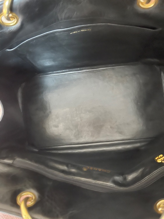 CHANELマトラッセ　GSTトート　黒（ブランドバッグ）の商品画像 - 査定依頼日：2026年4月29日 - 最高査定価格：150,000円