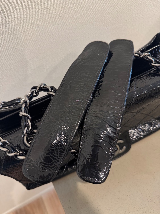 ブラックキルティングパテントレザーリッツフラップバッグ（ブランドバッグ）の商品画像 - 査定依頼日：2025年12月7日 - 最高査定価格：220,000円