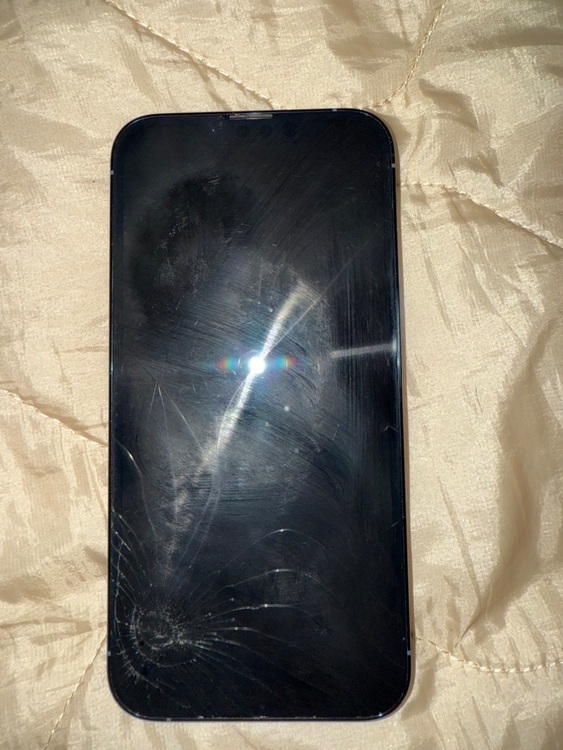 iPhone 13 Pro 512GB docomo（スマホ）の商品画像 - 査定依頼日：2025年11月21日 - 最高査定価格：15,000円