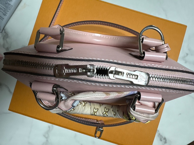 アルマbb エピ（ブランドバッグ）の商品画像 - 査定依頼日：2025年8月6日 - 最高査定価格：165,000円