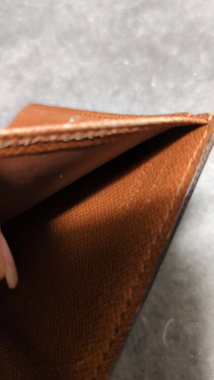 財布（ブランド財布・小物）の商品画像 - 査定依頼日：2026年4月1日 - 最高査定価格：3,000円