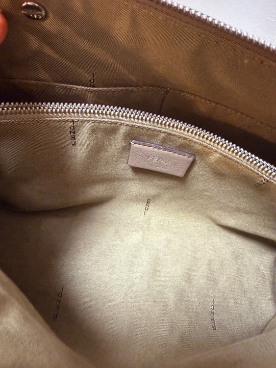 フェンディ  （ブランドバッグ）の商品画像 - 査定依頼日：2025年10月1日 - 最高査定価格：72,000円
