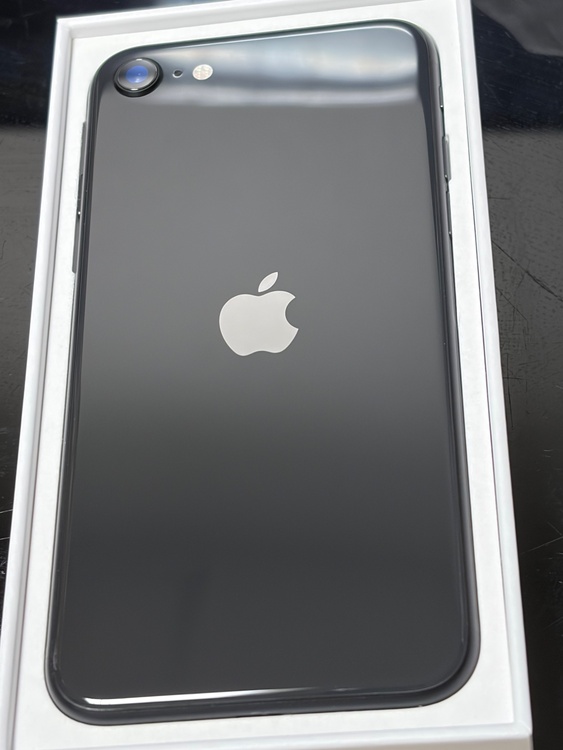 iPhoneSE（スマホ）の商品画像 - 査定依頼日：2026年3月19日 - 最高査定価格：11,000円