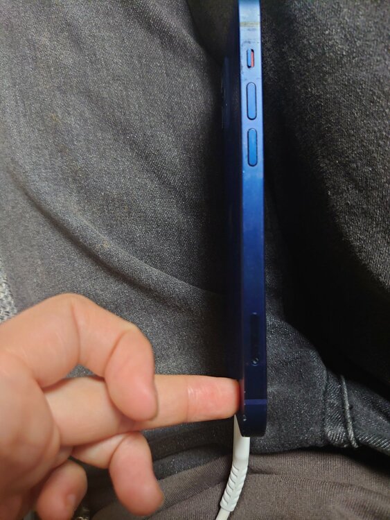 iPhone iPhone 12 64GB SIMフリー（スマホ）の商品画像 - 査定依頼日：2026年8月16日 - 最高査定価格：25,000円
