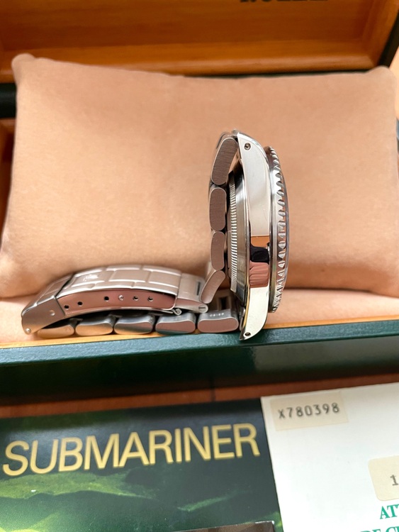 ロレックス サブマリーナー 1661（高級時計）の商品画像 - 査定依頼日：2025年10月22日 - 最高査定価格：1,420,000円