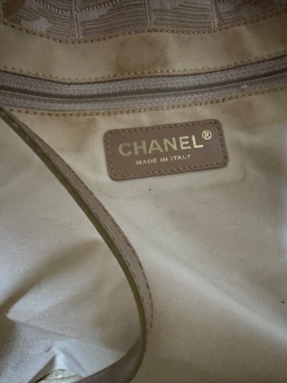 ニュートラベルライン　トート（ブランドバッグ）の商品画像 - 査定依頼日：2025年11月20日 - 最高査定価格：7,000円