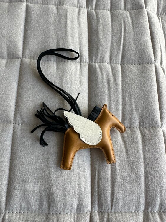 ロデオ　チャーム（ブランド財布・小物）の商品画像 - 査定依頼日：2025年4月4日 - 最高査定価格：50,000円