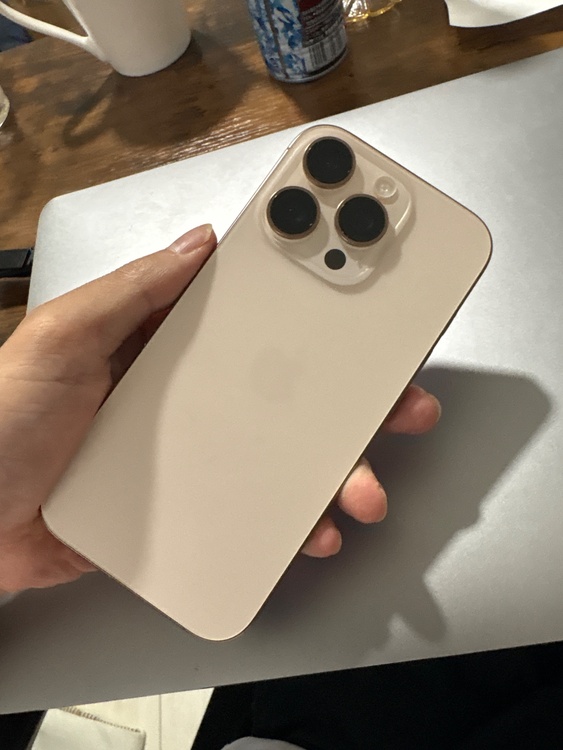 iPhone iPhone 16 Pro 128GB docomo（スマホ）の商品画像 - 査定依頼日：2026年9月26日 - 最高査定価格：111,000円